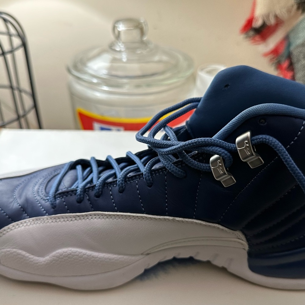 Size 10 1/2 mens Nike